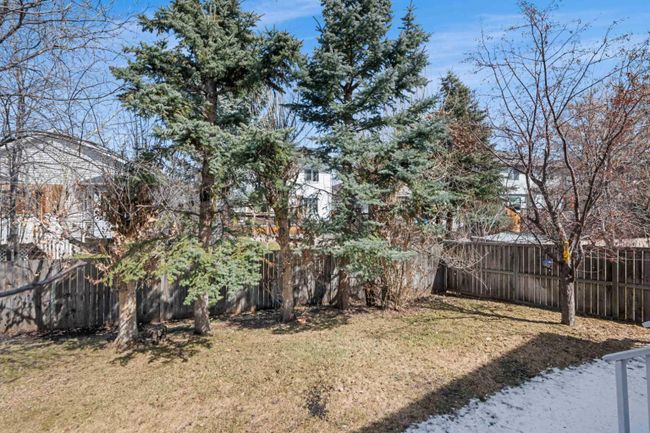 60 Chaparral Road Se, Home with 3 bedrooms, 3 bathrooms and 4 parking in Calgary AB | Image 40