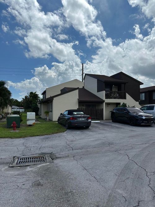 57-5292 Bosque Ln, West Palm Beach, FL, 33415-2692 | Card Image