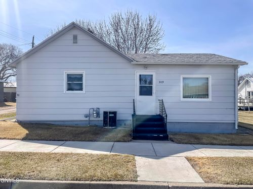 309 E Elm Ave, Linton, ND, 58552-7406 | Card Image