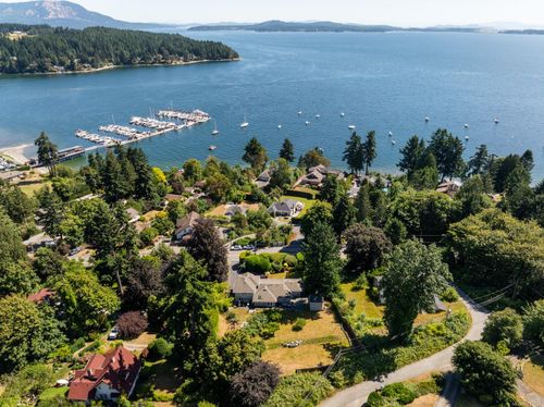 2618 Mill Bay Rd, Mill Bay, BC, V8H1C9 | Card Image