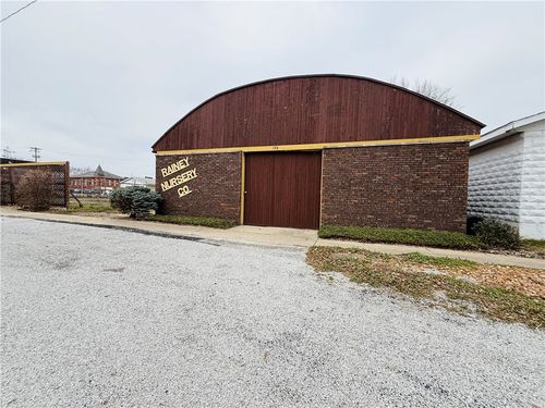 152 E Elm St, Argenta, IL, 62501-6040 | Card Image