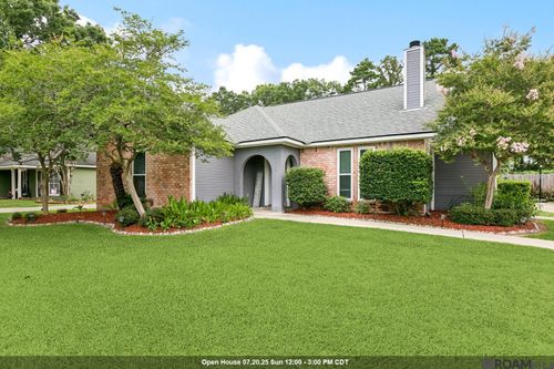 1545 Weeping Willow Dr, Denham Springs, LA, 70726-2737 | Card Image