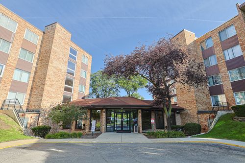 apt-147-500 W Huntington Commons Rd, Mount Prospect, IL, 60056-5253 | Card Image