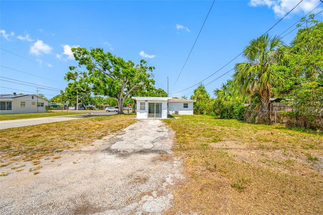 2350 38 Th Ave N, House other with 2 bedrooms, 2 bathrooms and null parking in ST PETERSBURG FL | Image 12