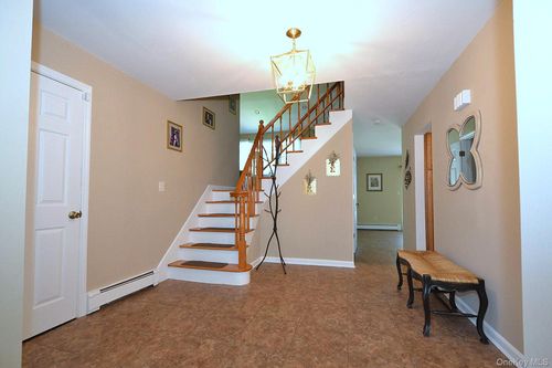 137 Iceland Dr, South Huntington, NY, 11746-4231 | Card Image