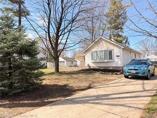 17913 Hanna St, Melvindale, MI, 48122-1422 | Card Image