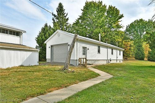 5150 Phillips Rice Rd, Cortland, OH, 44410-9675 | Card Image