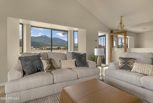 7400 N Saddle Trl, Flagstaff, AZ, 86001-8036 | Card Image