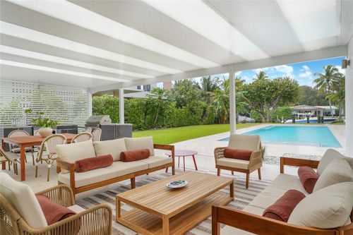 801 Ne 76th St, Miami, FL, 33138-5212 | Card Image