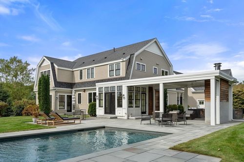 18 Crooked Ln, Manchester, MA, 01944-1004 | Card Image