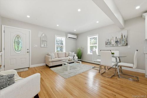 26 Parkside Rd, West Hempstead, NY, 11552-4222 | Card Image