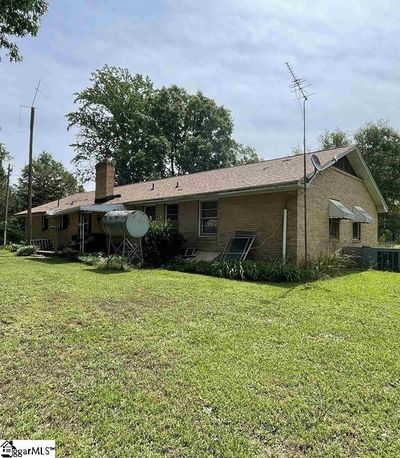 2394 S Highway 221, House other with 3 bedrooms, 2 bathrooms and 1 parking in Laurens SC | Image 2