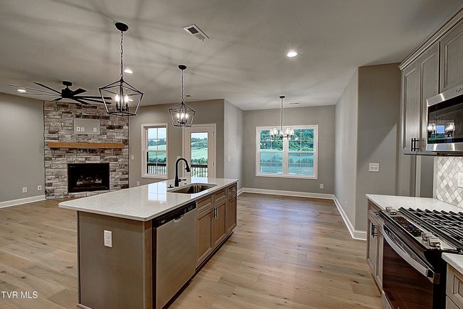 2442 Haystack Cir, House other with 4 bedrooms, 3 bathrooms and null parking in Piney Flats TN | Image 11