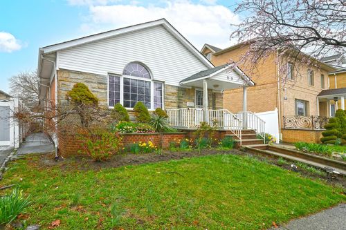 7131 171st St, Fresh Meadows, NY, 11365-3337 | Card Image