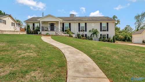 212 Longwood Dr Se, Huntsville, AL, 35801-2741 | Card Image