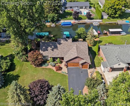 470 Aarons Way, Ortonville, MI, 48462-9046 | Card Image