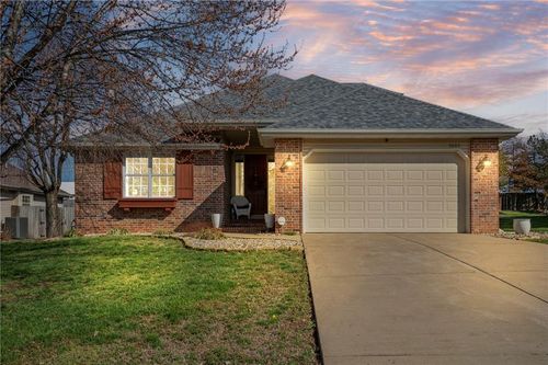 3005 E Eastmoor Ct, Springfield, MO, 65804-2760 | Card Image