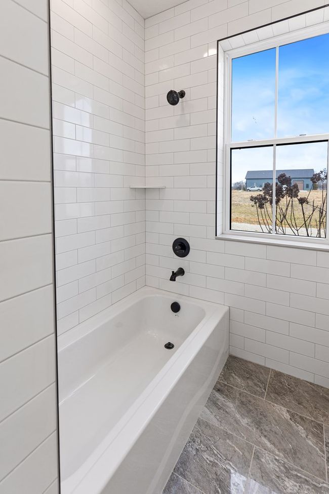 1807 Three Island Rd, Home with 3 bedrooms, 3 bathrooms and 5 parking in Walling TN | Image 48