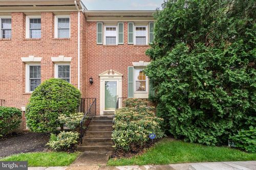 10139 Oakwood Chase Ct, OAKTON, VA, 22124-2727 | Card Image