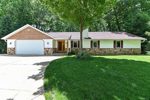 27151 Ridgewood Trl, Waterford, WI, 53185-2776 | Card Image