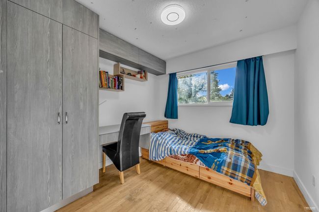 9942 Semiahmoo Rd, House other with 6 bedrooms, 3 bathrooms and 5 parking in Surrey BC | Image 7