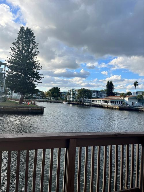 apt-305-2775 Taft St, Hollywood, FL, 33020-2915 | Card Image