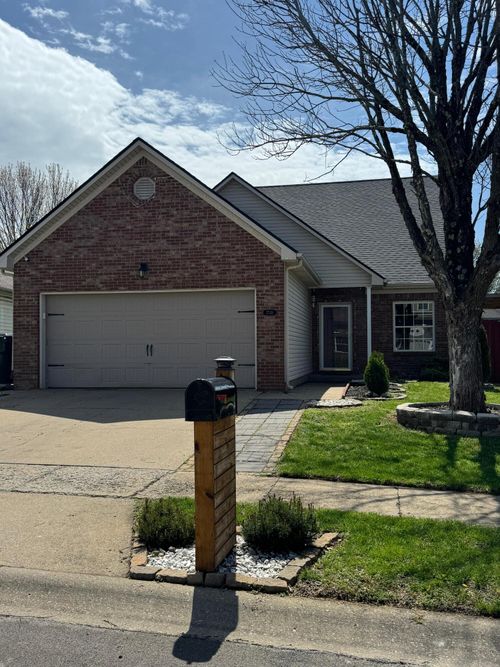 2748 Whiteberry Dr, Lexington, KY, 40511 | Card Image