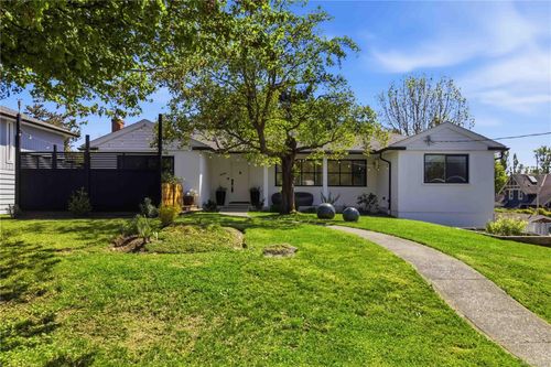 3039 Balfour Ave, Victoria, BC, V9A1R7 | Card Image