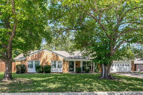 5608 Whitman Ave, Fort Worth, TX, 76133-2827 | Card Image