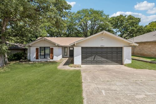 4311 Rockwood Trl, Arlington, TX, 76016-4410 | Card Image