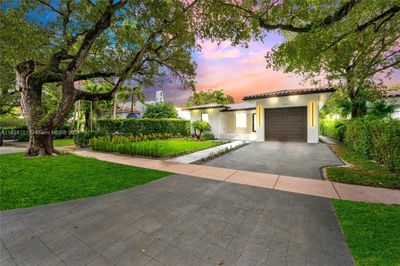 728 Majorca Ave, House other with 3 bedrooms, 3 bathrooms and null parking in Coral Gables FL | Image 2