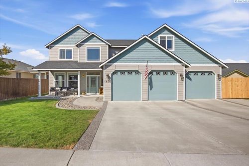 1806 W 31st Ave, Kennewick, WA, 99337-2892 | Card Image