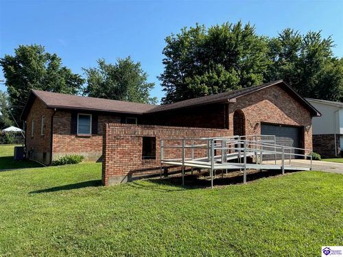 1724 Holly Ct, Radcliff, KY, 40160-2855 | Card Image