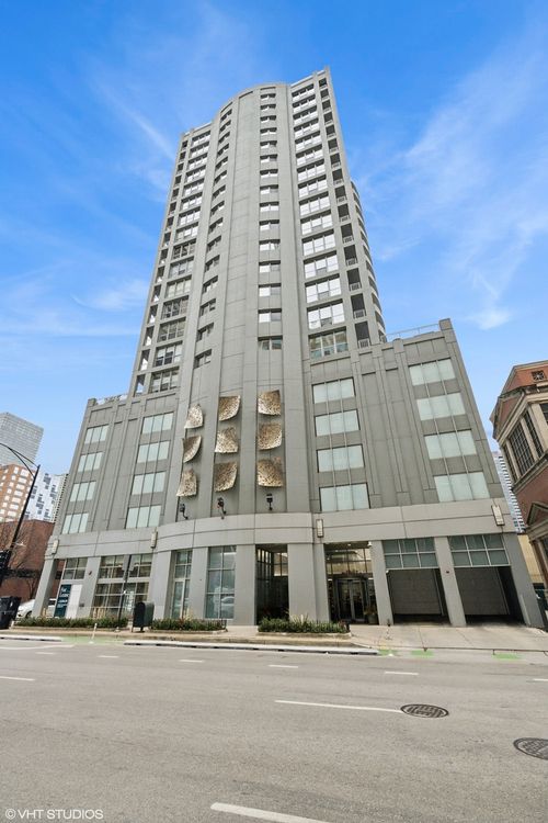 1904-600 N Dearborn Street, Chicago, IL, 60654 | Card Image