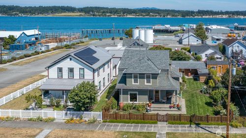 1118 4th St, Anacortes, WA, 98221-1513 | Card Image
