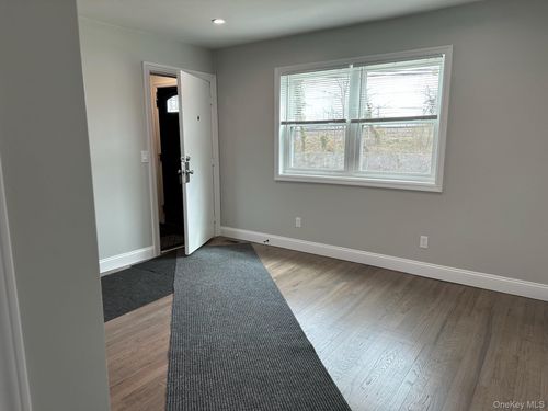 99 N Railroad Ave, Babylon, NY, 11702-2100 | Card Image