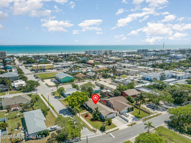 380 N 2 Nd St, House other with 3 bedrooms, 2 bathrooms and null parking in Cocoa Beach FL | Image 19