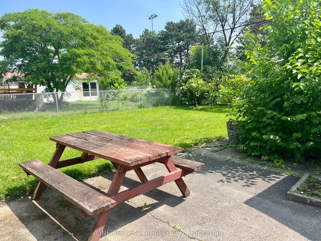 324 Bunting Rd, House other with 3 bedrooms, 2 bathrooms and 5 parking in Saint Catharines ON | Image 17