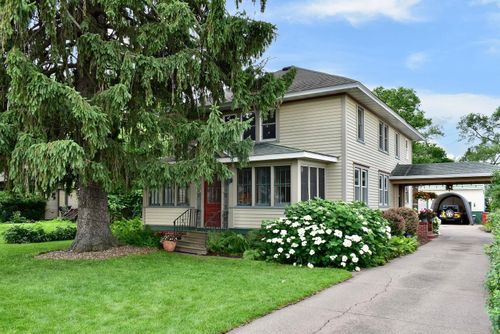 611 Clarks Ln, Winona, MN, 55987-2529 | Card Image