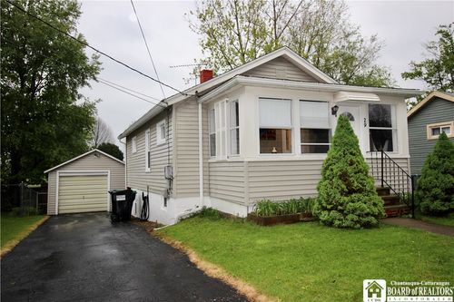 29 Park Ave, Falconer, NY, 14733-1040 | Card Image