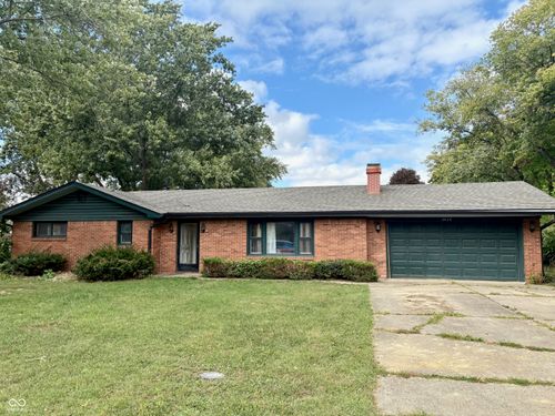 2628 W 39th St, Anderson, IN, 46011-5027 | Card Image