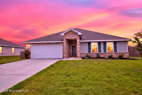 9464 Emersyn Ln, Biloxi, MS, 39532-5618 | Card Image