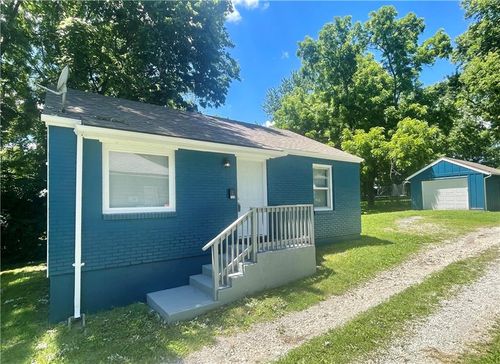 732 W Stone St, Independence, MO, 64050-4338 | Card Image