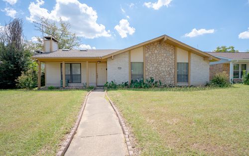 1914 Snowmass Ln, Garland, TX, 75044-6752 | Card Image