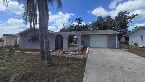 9401 Glen Moor Ln, PORT RICHEY, FL, 34668-3911 | Card Image