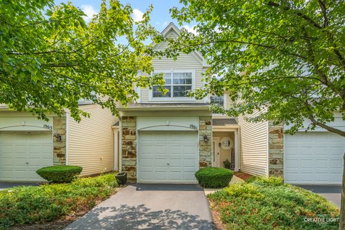 1961 Misty Ridge Ln, Aurora, IL, 60503-7334 | Card Image