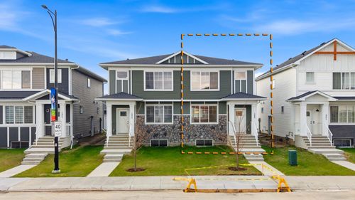 1060 West Lakeview Drive, Chestermere, AB, T1X2T3 | Card Image