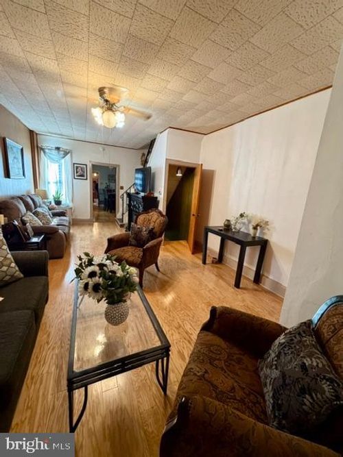 240 S 13th St, READING, PA, 19602-2048 | Card Image