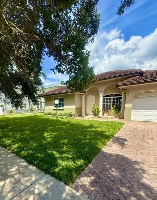 18223 Sw 149th Pl, Miami, FL, 33187-6292 | Card Image