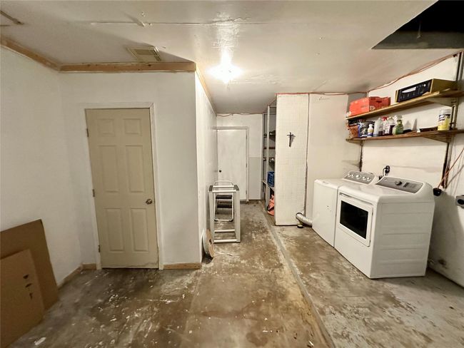 Utility Room in Garage | Image 13